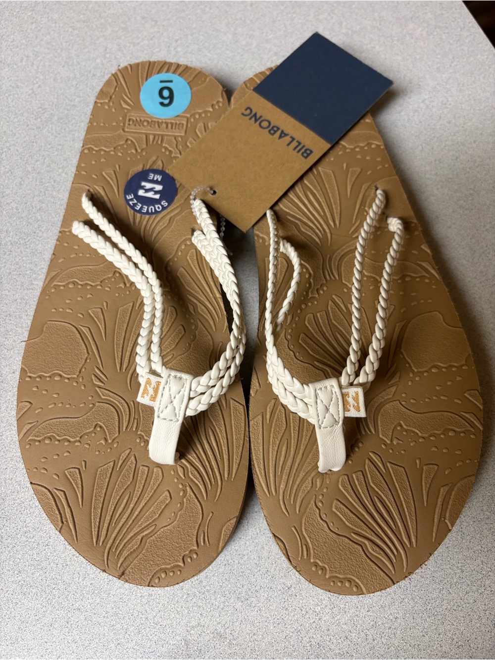 BNWT WOMEN SIZE 6 Billabong cushioned Flip Flop w/white Braided Straps